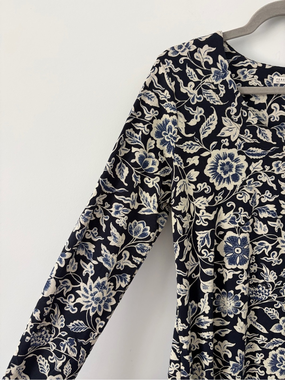 Peruvian Connection Blue Cream Black Floral Long Sleeve Tunic Boho Blouse M - Picture 2 of 7
